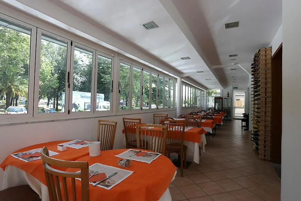 Hotel Daisy Marina di Massa