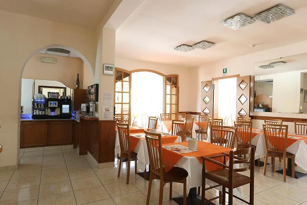 Hotel Daisy Marina di Massa 3*,